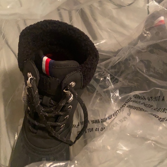 Tommy Hilfiger boots men sz 6